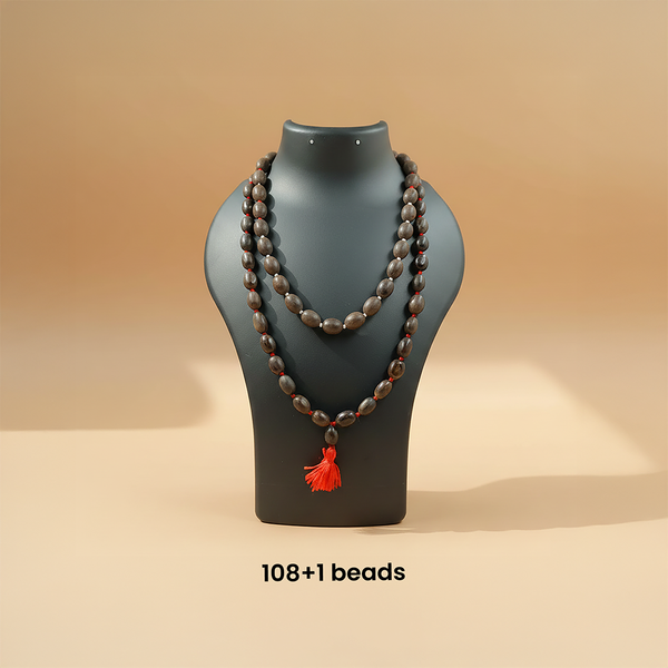 Thamarai Mani Maala in mannequin - Lakshmi Aishwaryam combo