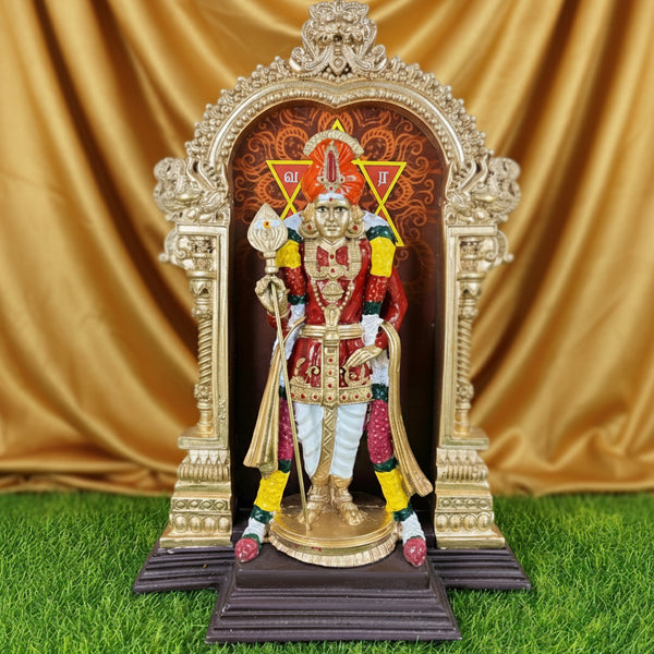 Palani Raja Alangara Murugar with Arch